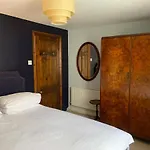 South Lakes Townhouse With Sauna * ウルバーストン