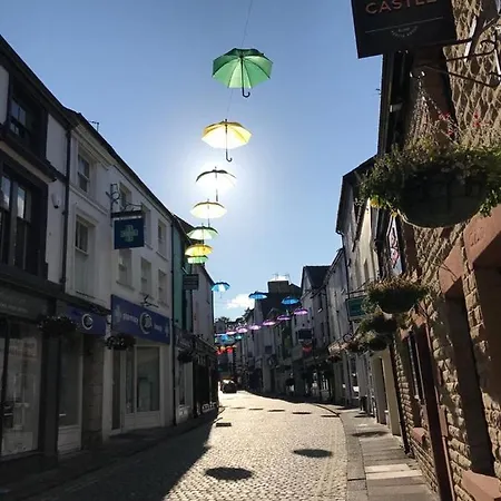 South Lakes Townhouse With Sauna *
